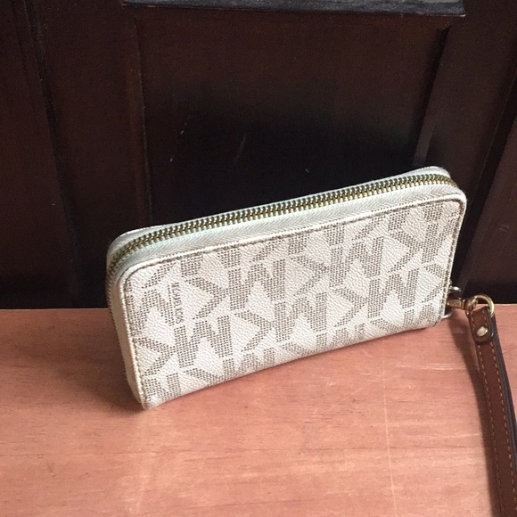 MICHAEL KORS - Picture 8 of 11